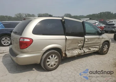 2005 Chrysler Town & Country Touring from USA, damaged, VIN 2C4GP54L25R506258